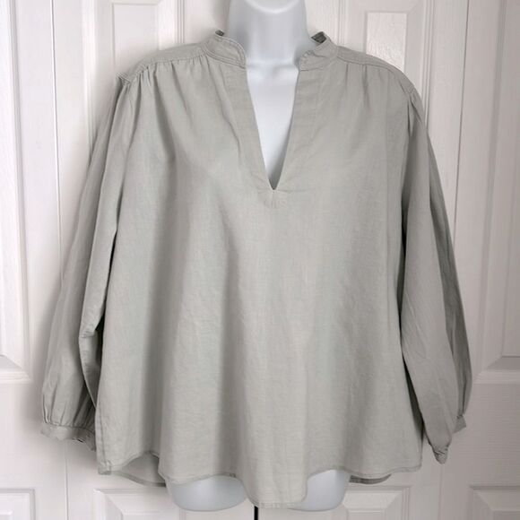H&M Tops - H&M Light Grey Linen/Cotton Blend V- Neck Oversized‎ Fit Top Size M